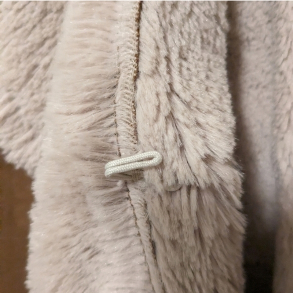 ๐ค Apt. 9 Faux Fur and Suede Waterfall Collar Vest, M - Picture 6 of 12